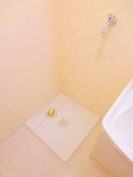 物件内観写真14　(洗濯機置場)