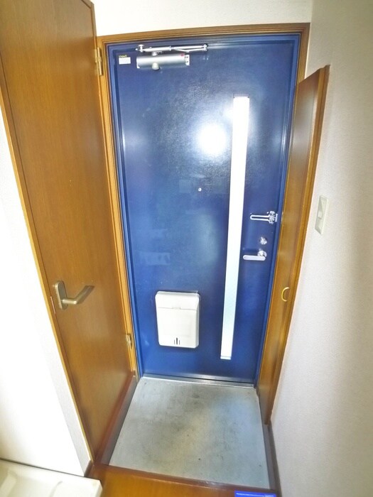 物件内観写真18　(玄関)