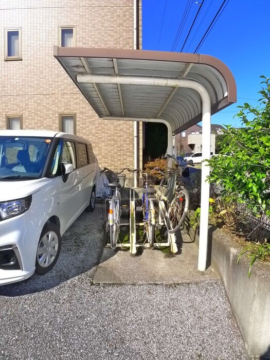 物件外観写真5　(駐輪場)