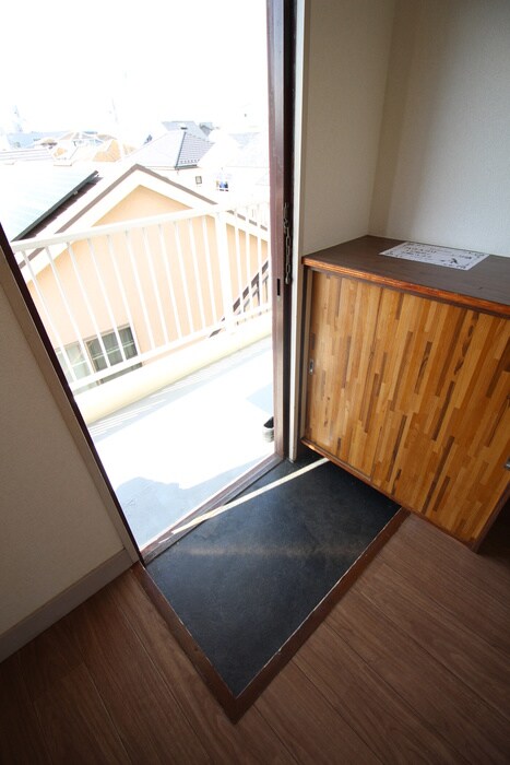 物件内観写真7　(玄関)