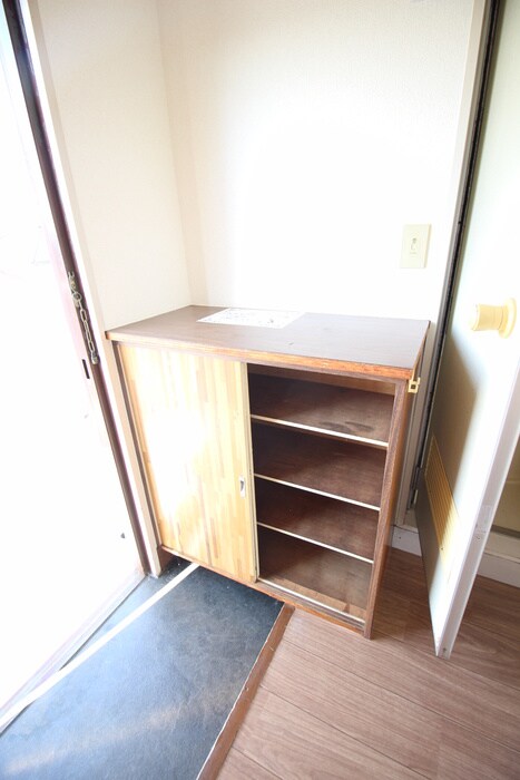 物件内観写真8　(靴箱)