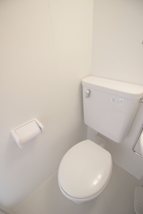 物件内観写真8　(トイレ)