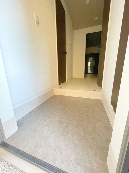 物件内観写真14　(玄関)