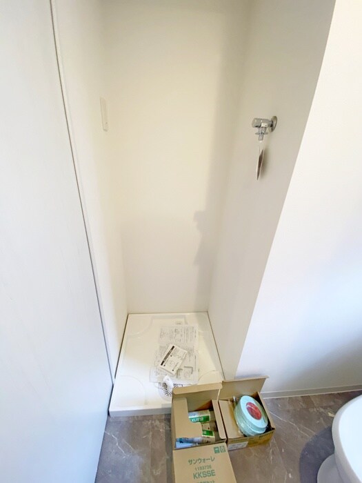 物件内観写真13　(洗濯機置場)