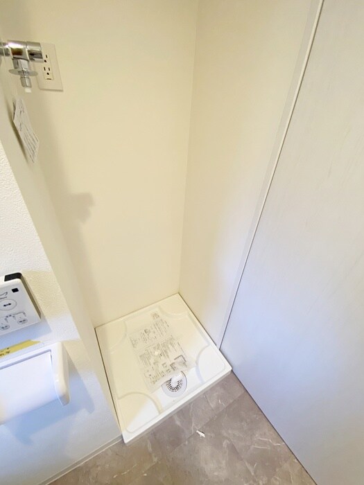 物件内観写真15　(洗濯機置場)