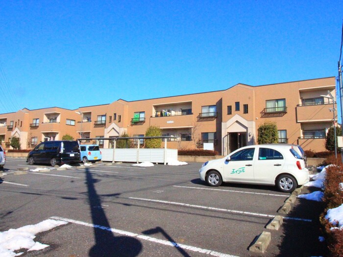 物件外観写真2　(駐車場)