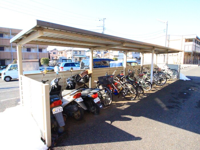 物件外観写真3　(駐輪場)