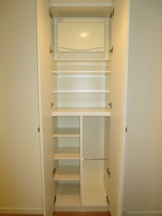 物件内観写真11　(収納)