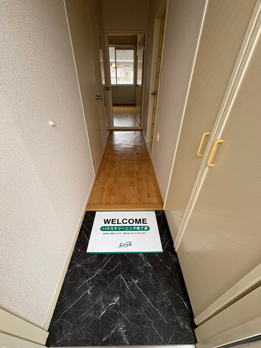 物件内観写真14　(玄関)