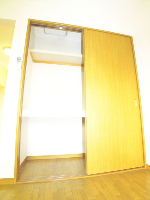 物件内観写真15　(収納)