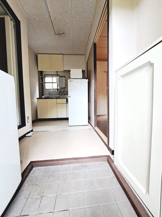 物件内観写真16　(玄関)