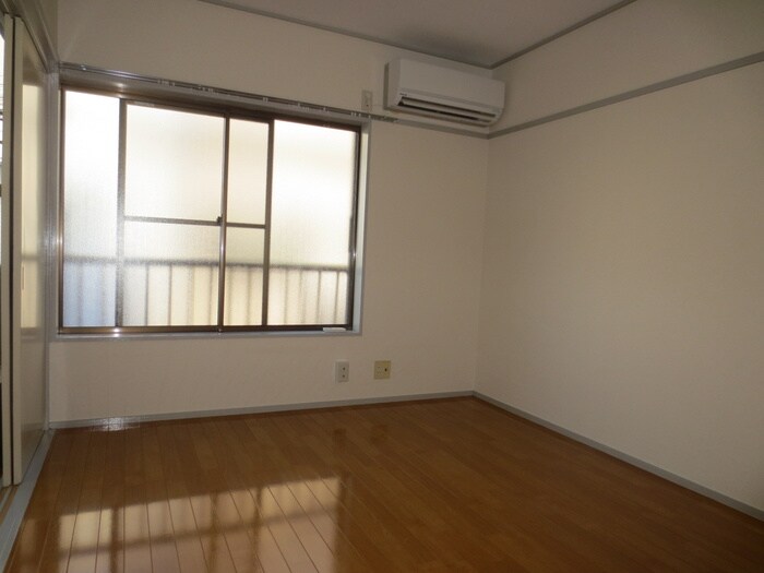 物件内観写真5　(居室)