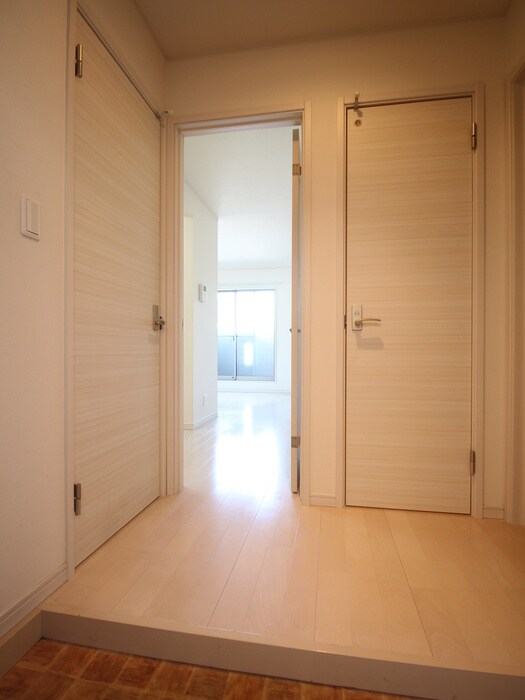 物件内観写真10　(玄関)