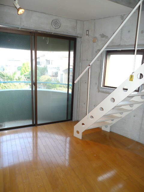 物件内観写真18　(室内からの展望)