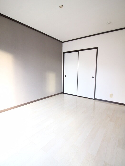 物件内観写真7　(室内からの展望)