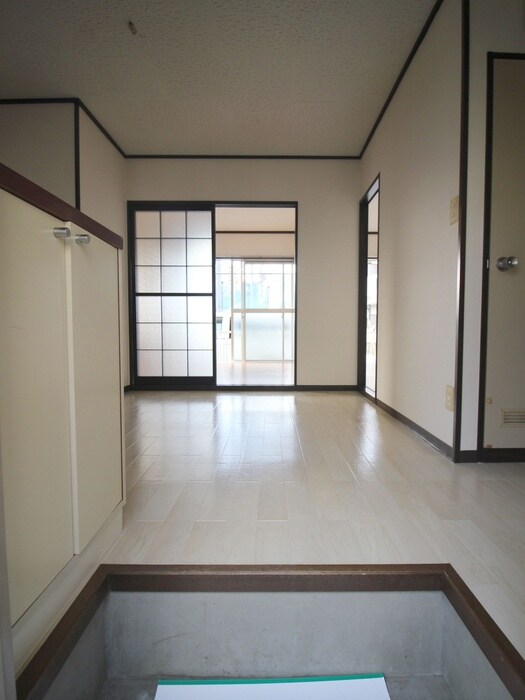 物件内観写真15　(玄関)