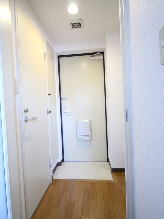 物件内観写真18　(玄関)