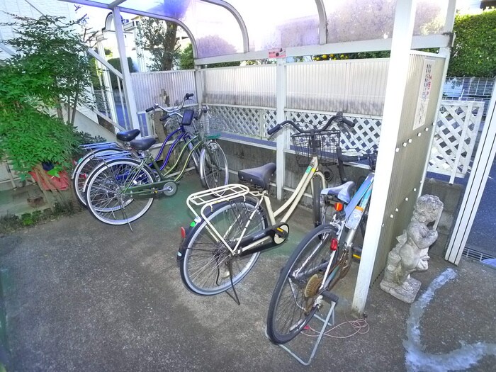 物件外観写真3　(駐輪場)