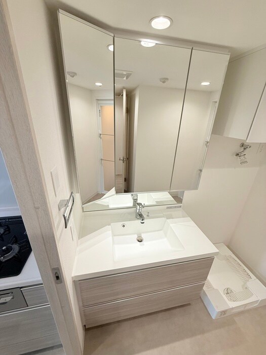 物件内観写真9　(洗面)