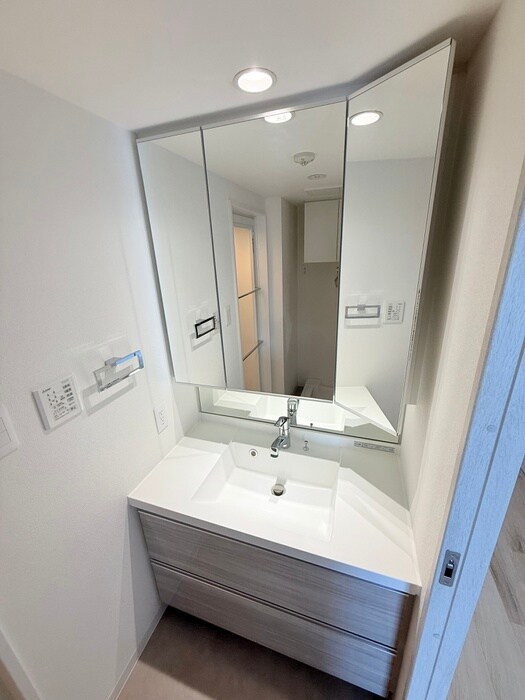 物件内観写真12　(洗面)