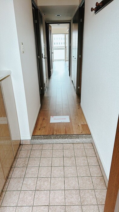 物件内観写真18　(玄関)