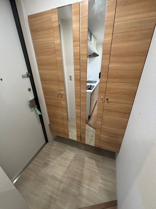 物件内観写真12　(玄関)