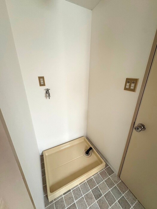 物件内観写真17　(洗濯機置場)