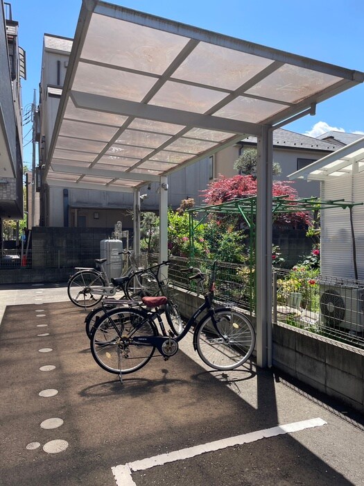 物件外観写真4　(駐輪場)