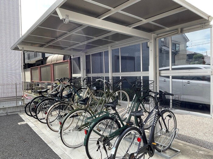 物件外観写真5　(駐輪場)