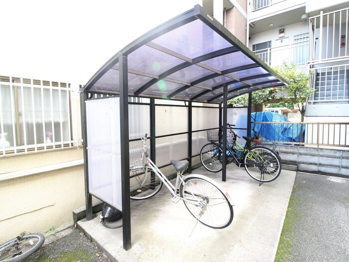 物件外観写真2　(駐輪場)