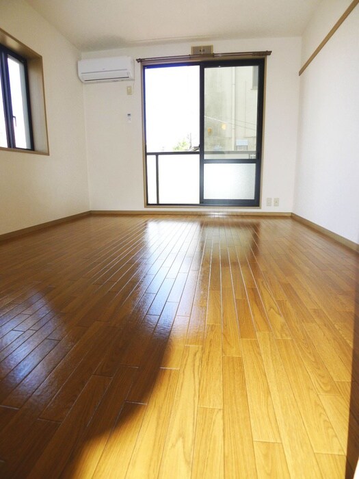 物件内観写真4　(居室)