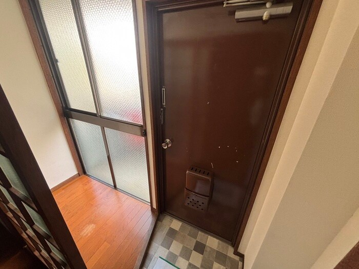 物件内観写真18　(玄関)