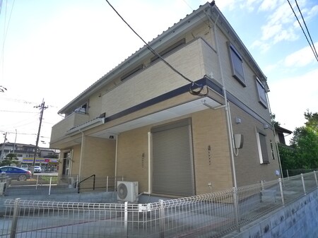 ファミール検見川外観写真