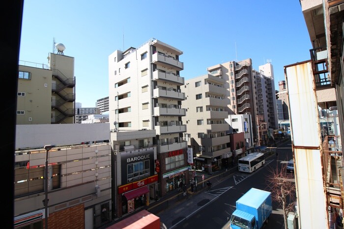 物件内観写真16　(室内からの展望)