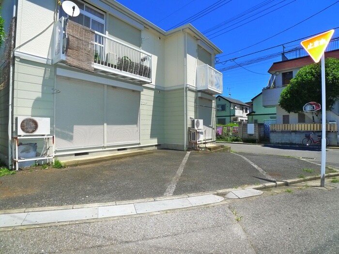 物件外観写真2　(駐車場)