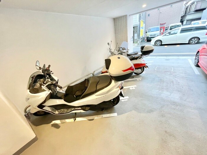 物件外観写真5　(エントランス部分)