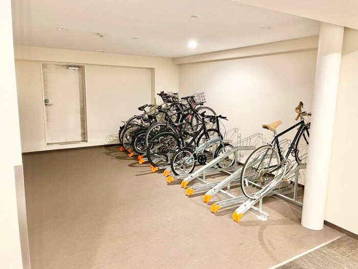物件外観写真6　(駐輪場)