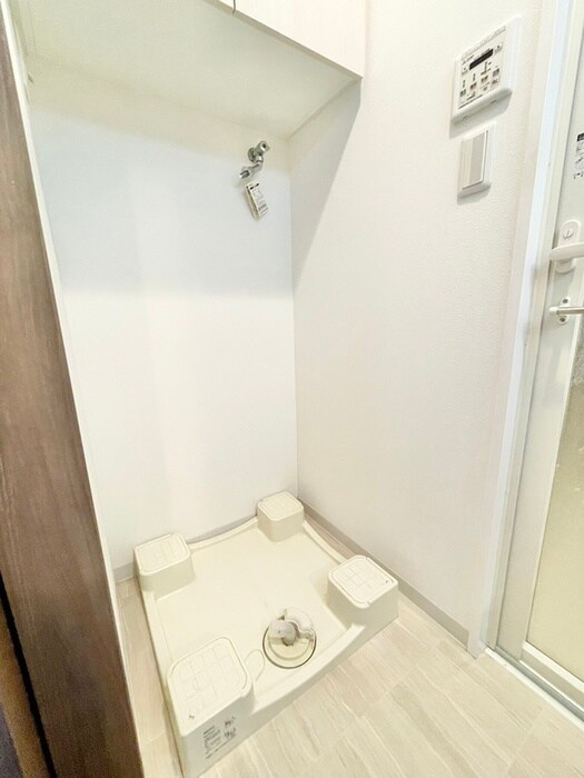 物件内観写真18　(洗濯機置場)