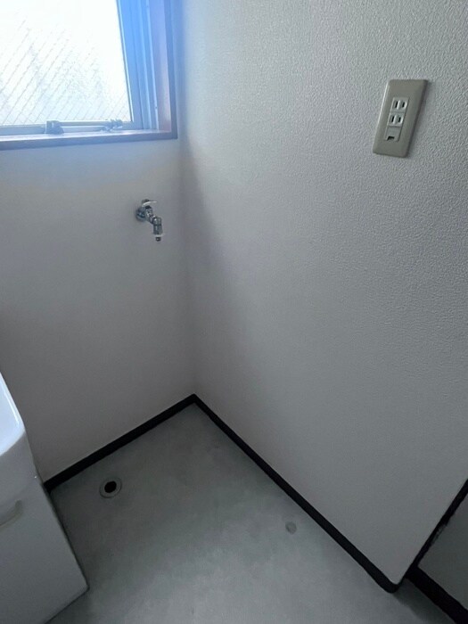 物件内観写真18　(洗濯機置場)