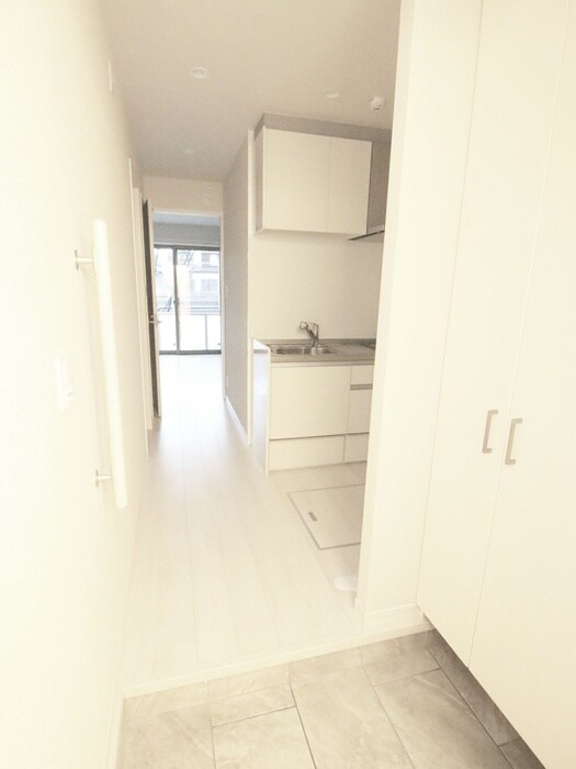 物件内観写真7　(玄関)