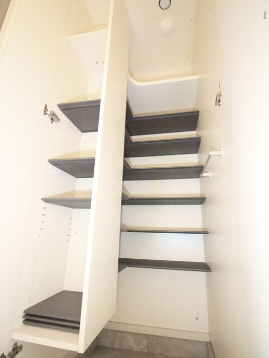 物件内観写真8　(靴箱)