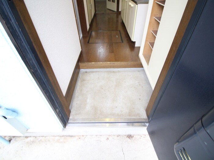 物件内観写真7　(玄関)