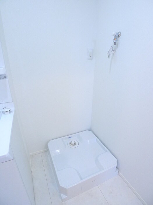 物件内観写真14　(洗濯機置場)