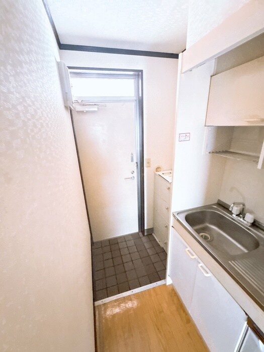 物件内観写真7　(玄関)