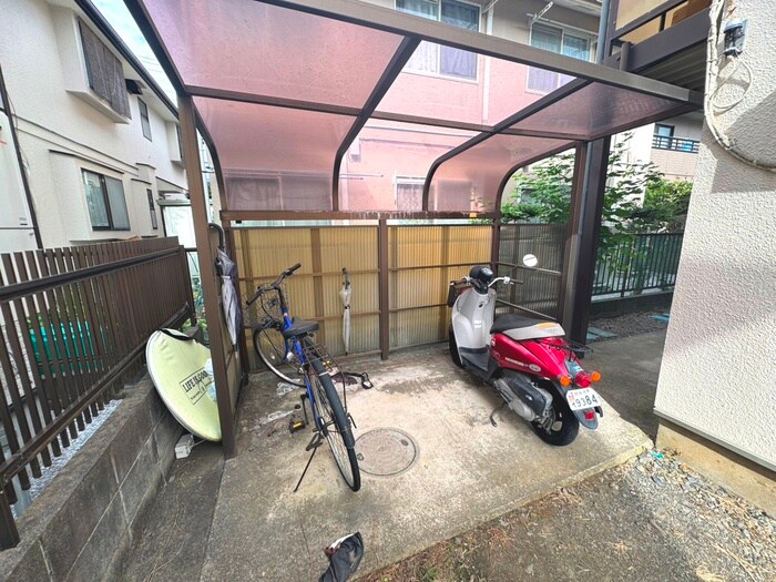 物件外観写真3　(駐輪場)