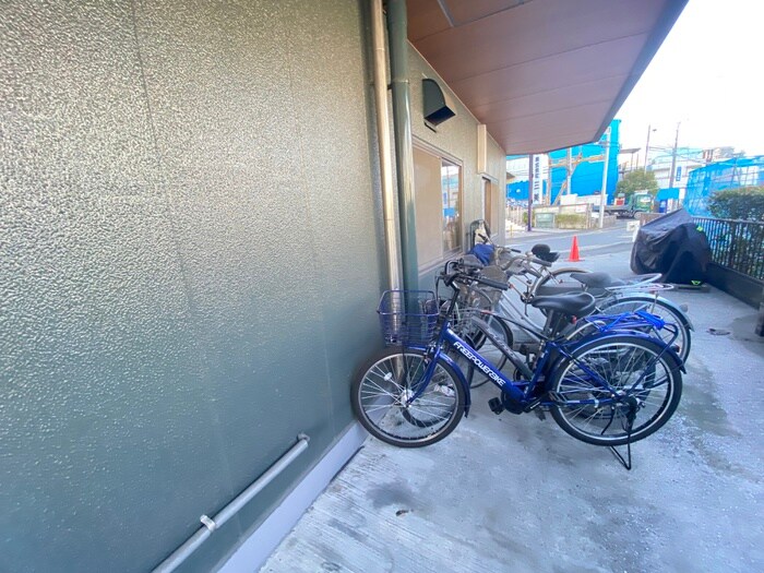 物件外観写真6　(駐輪場)