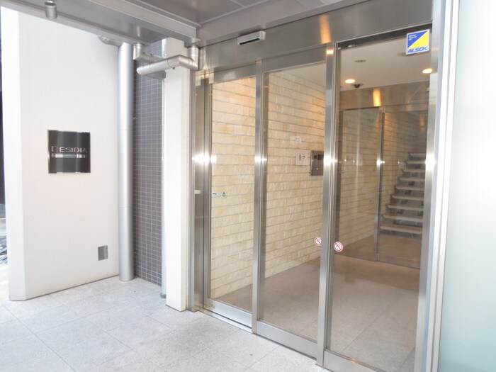 物件外観写真3　(エントランス部分)