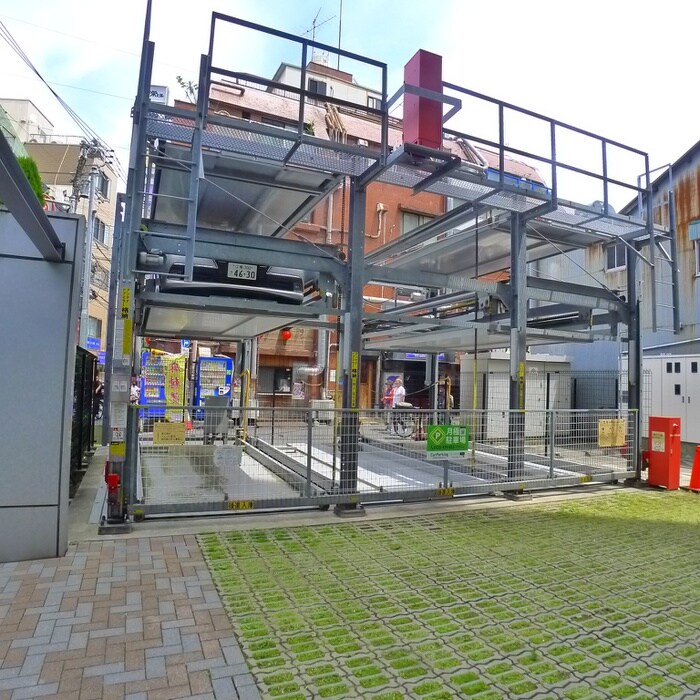 物件外観写真4　(駐車場)