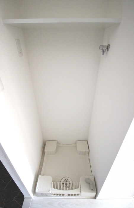 物件内観写真14　(洗濯機置場)