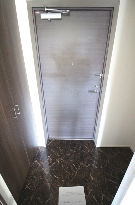 物件内観写真15　(玄関)